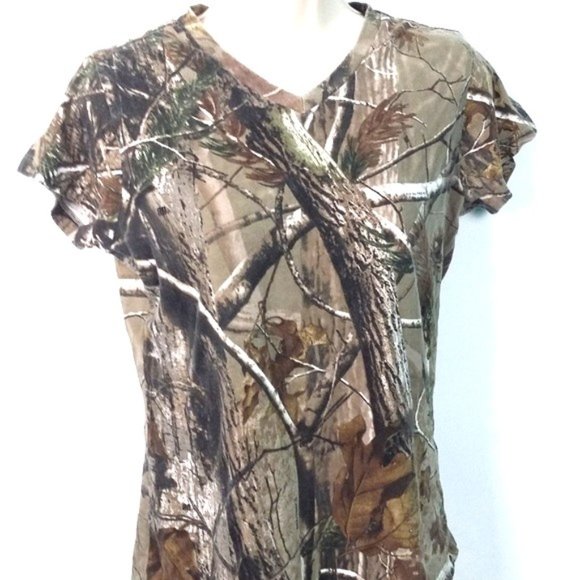 Realtree Tops - Realtree Womens Camo Short Sleeve Top M